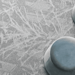 moquette motif racines gris clair